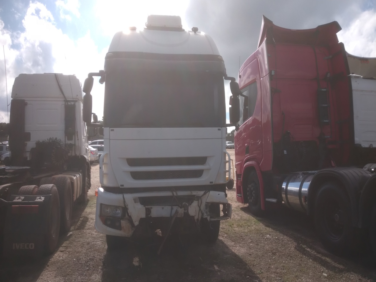 Veículo IVECO Stralis IVECO STRALIS 570S41T 2010 Branco Sinistrado 2011 em leilão