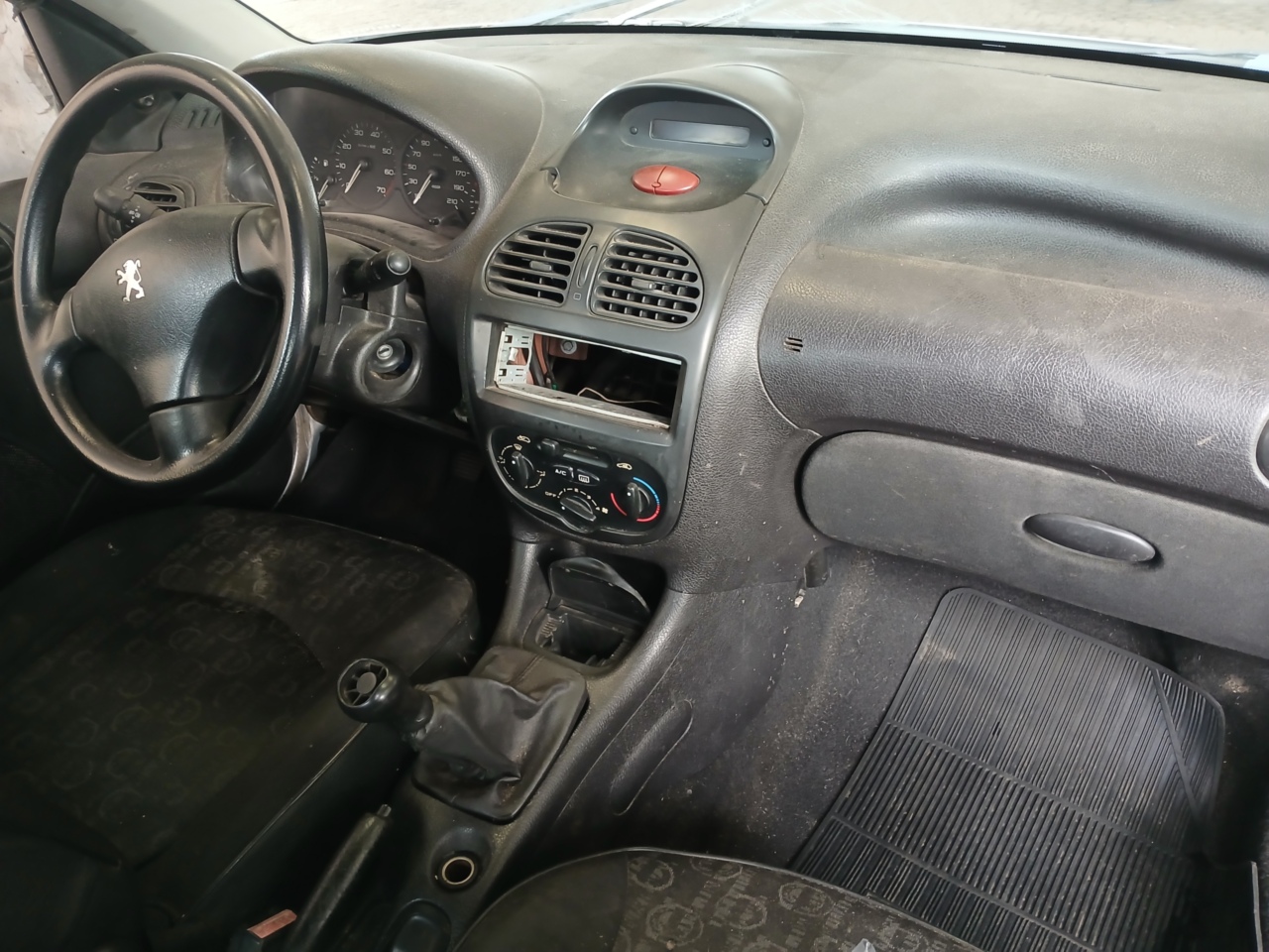 PEUGEOT/206 SW 14 PRES FX — foto do lote