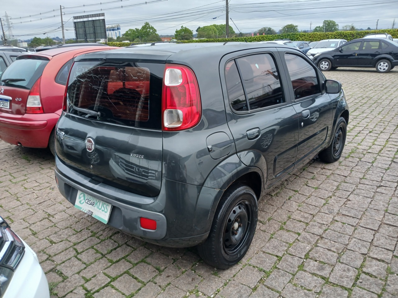FIAT/UNO VIVACE 1.0 — foto 3 de 8