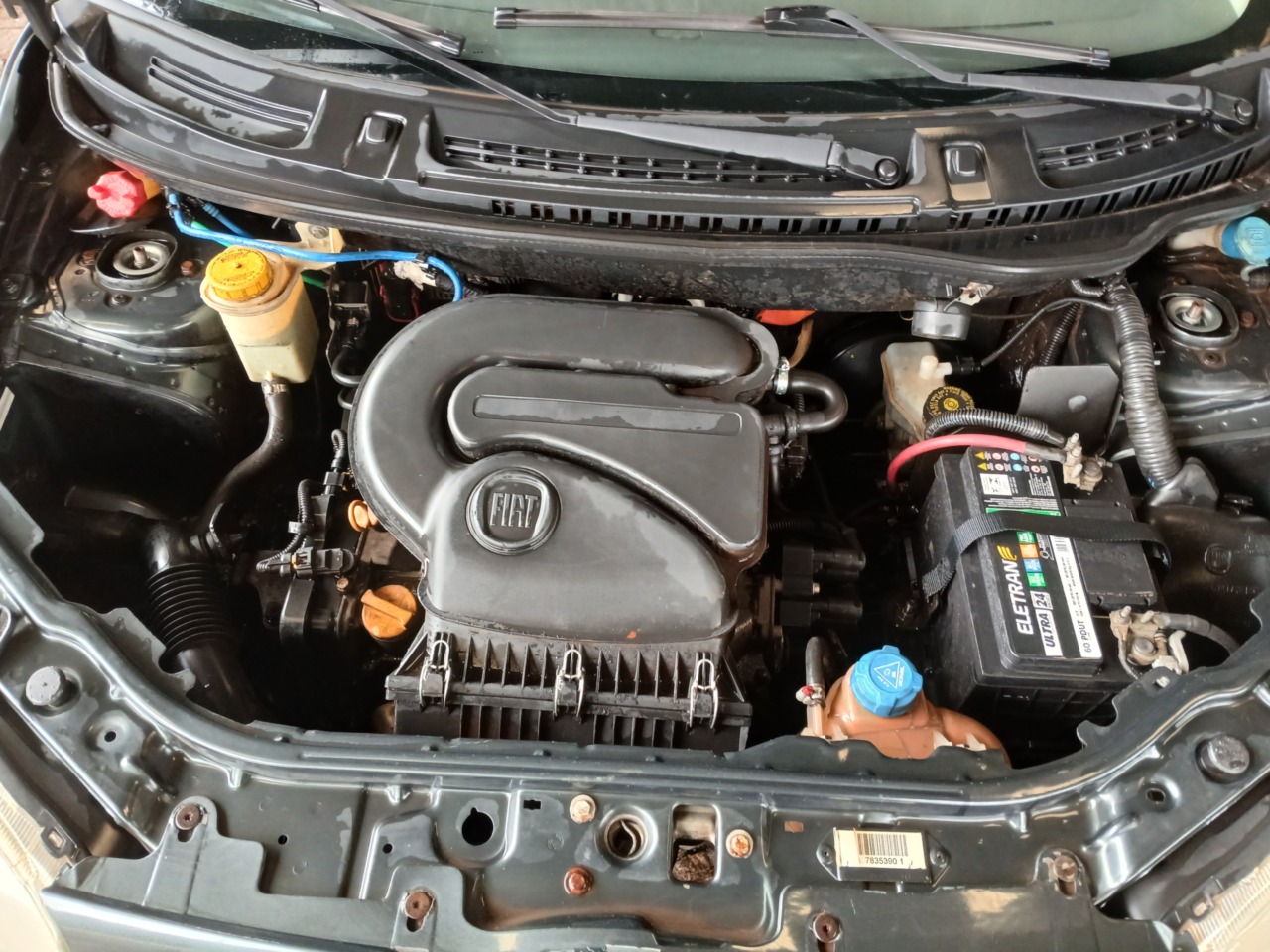FIAT/UNO VIVACE 1.0 — foto 6 de 8