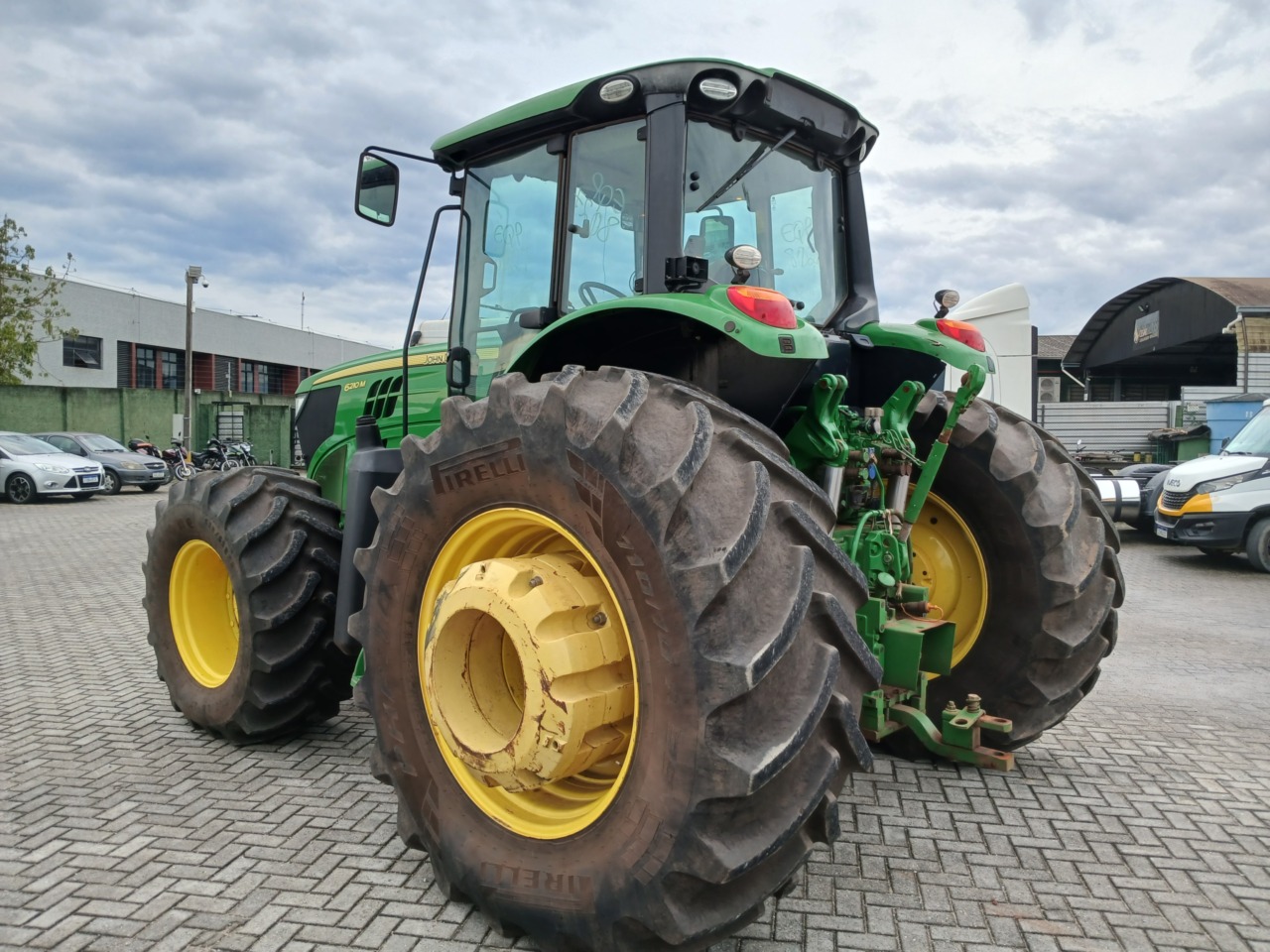 JOHN DEERE/6210M