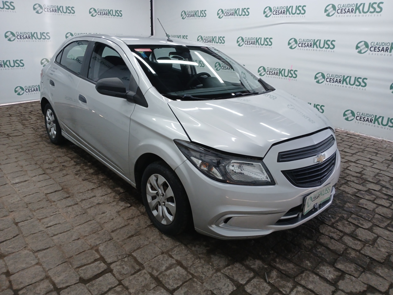 CHEVROLET/ONIX 10 MT JOYE — foto 4 de 8
