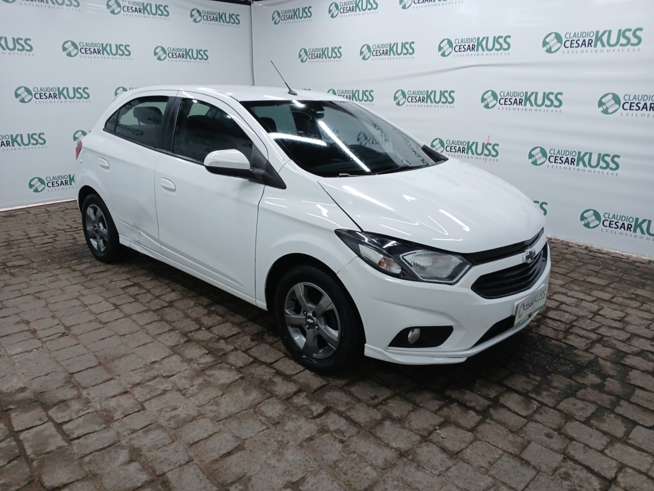 CHEVROLET/ONIX 1.4 MT LT — foto do lote