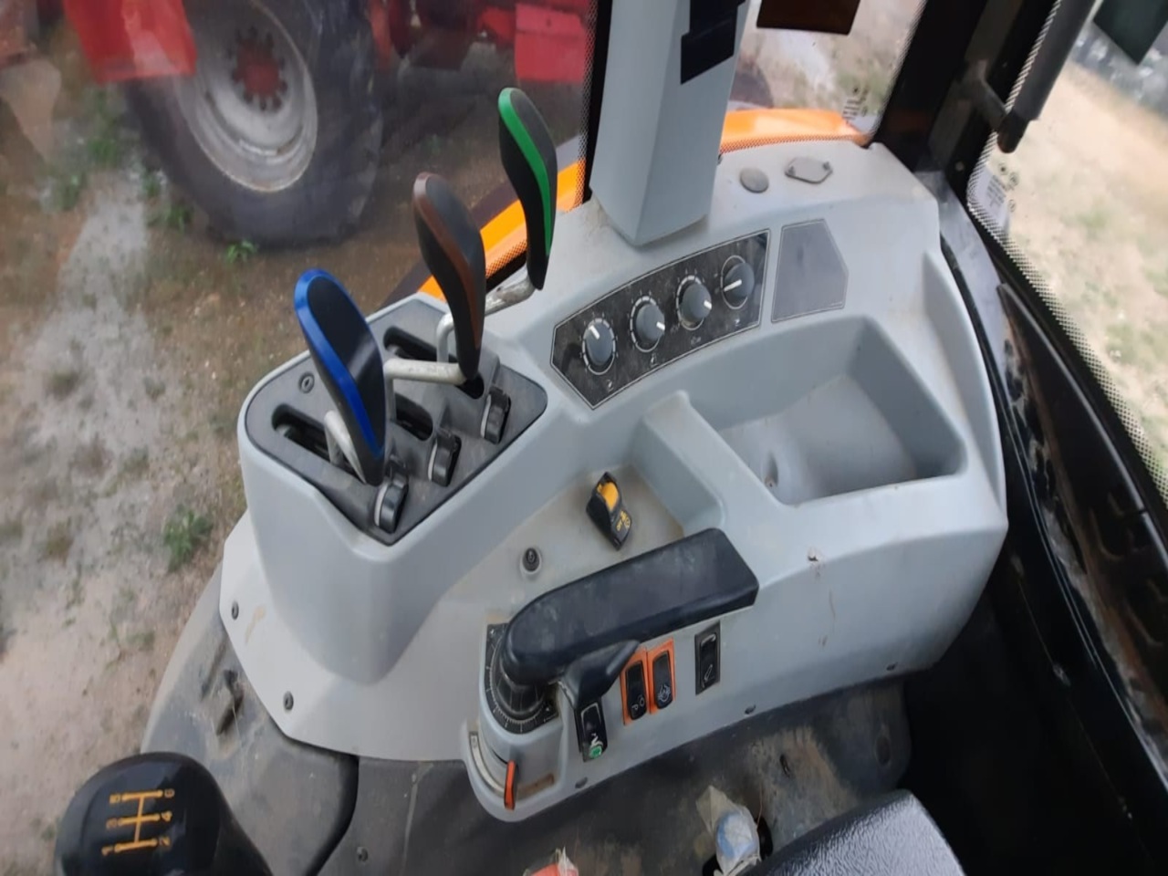 VALTRA/A74S 4X4 CABINADO — foto 5 de 10