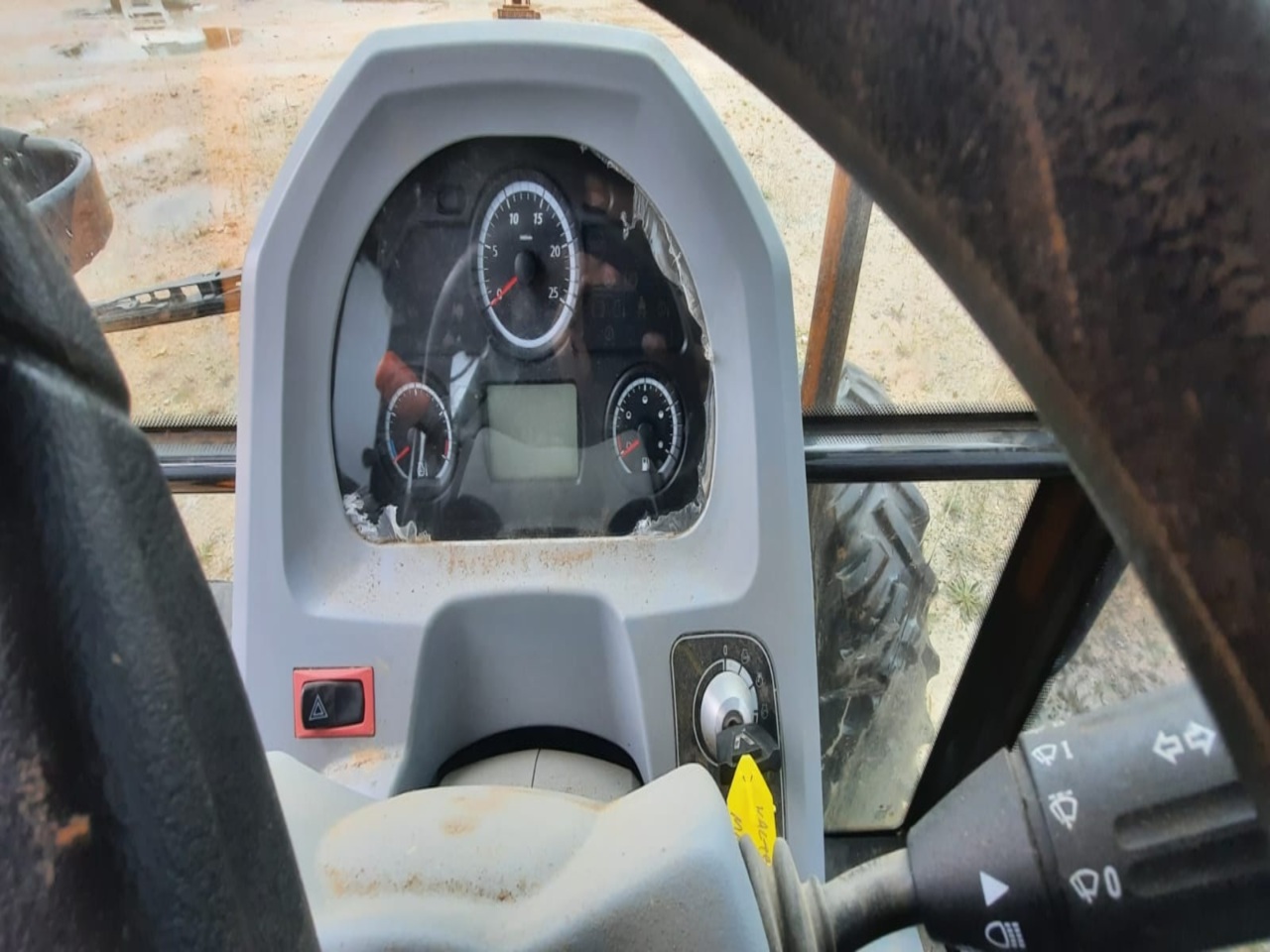 VALTRA/A74S 4X4 CABINADO — foto 7 de 10