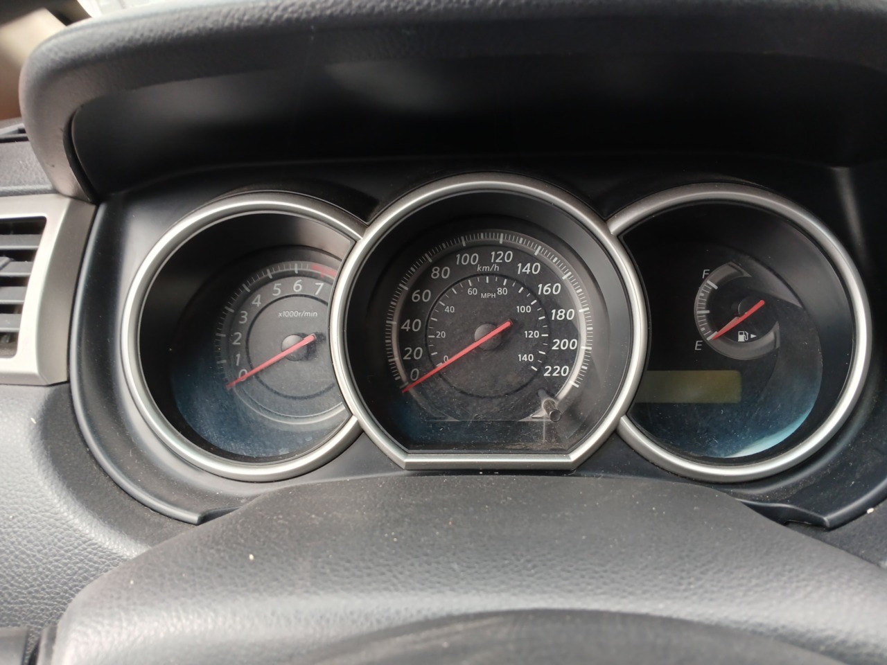 IMP NISSAN/TIIDA SEDAN 18F — foto 7 de 8
