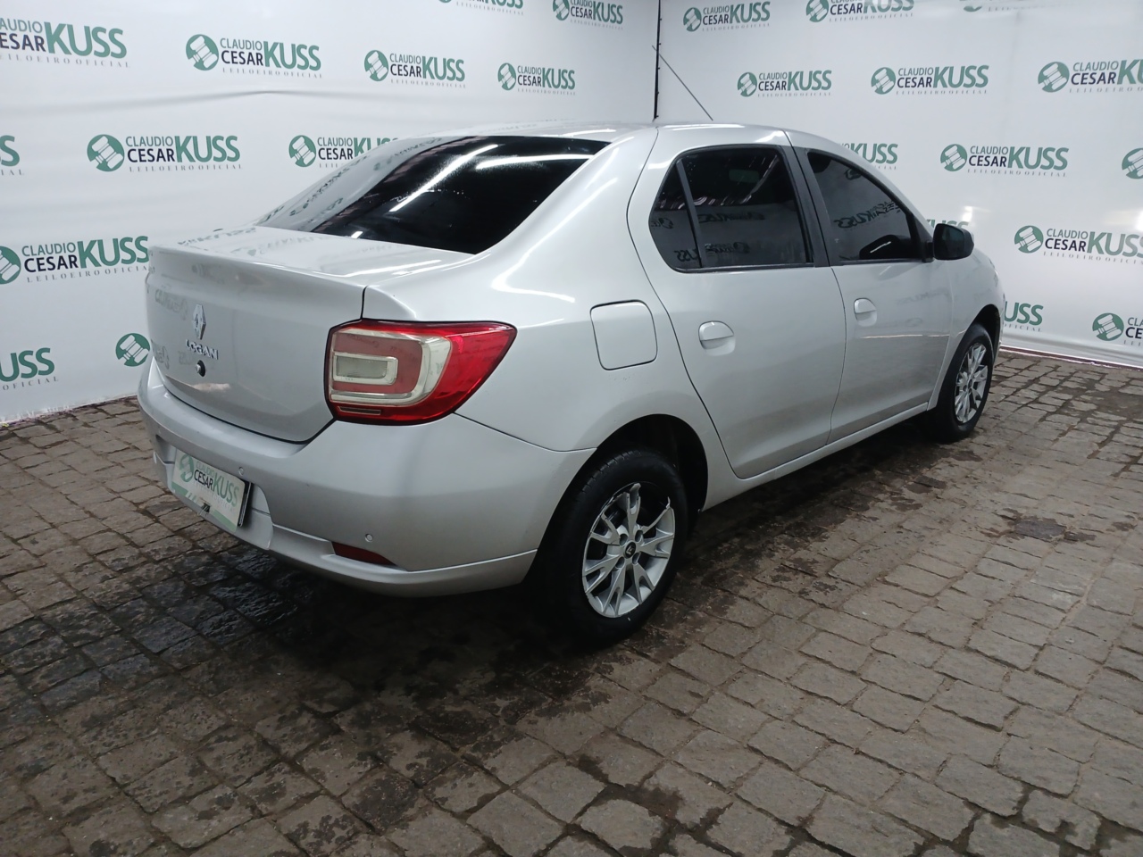 RENAULT/LOGAN ZEN 10 MT — foto 3 de 8