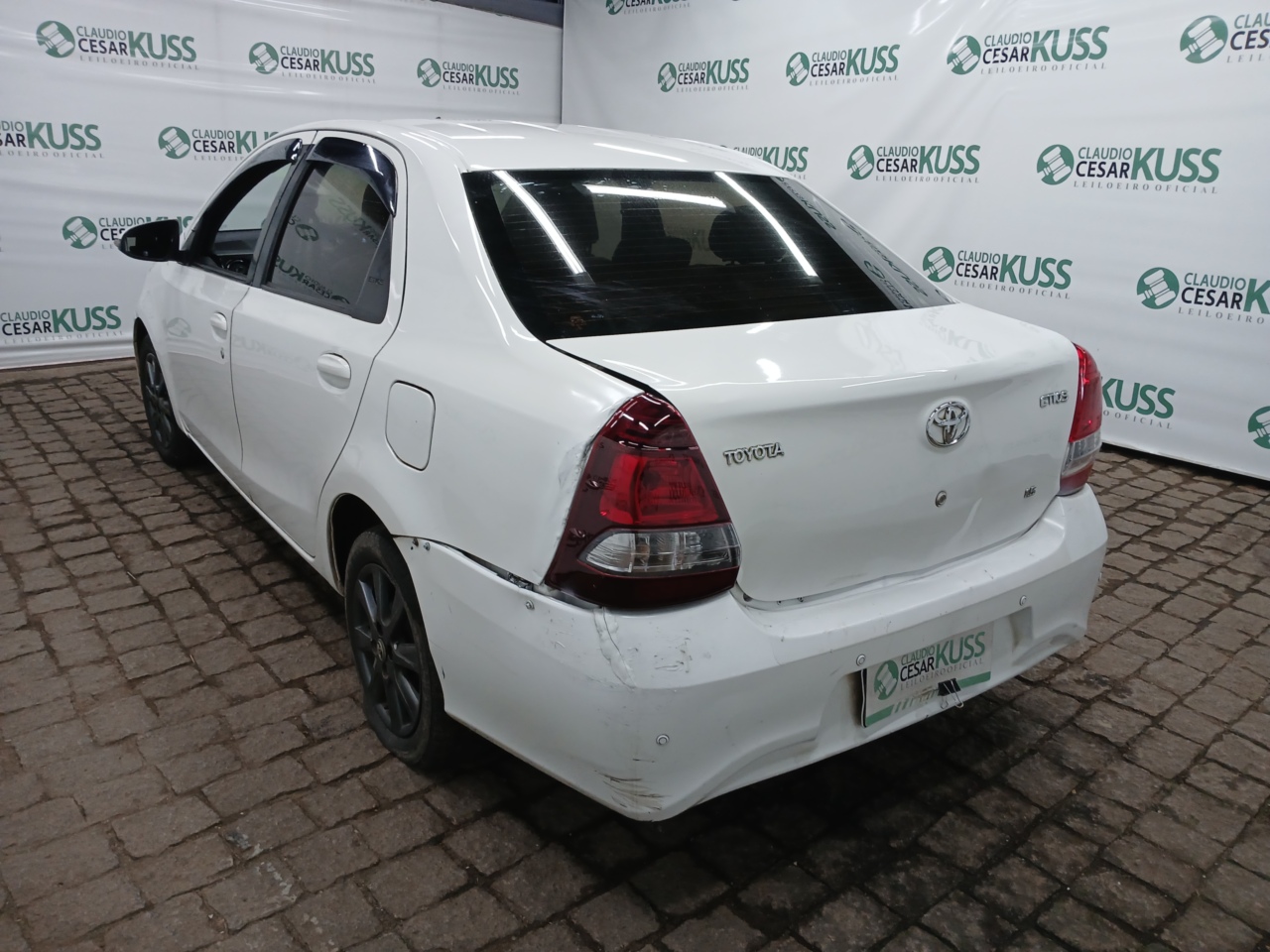 TOYOTA/ETIOS SD XPLUS AT — foto do lote