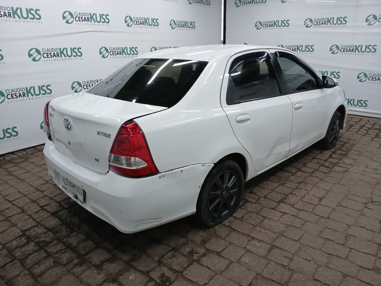 TOYOTA/ETIOS SD XPLUS AT — foto do lote