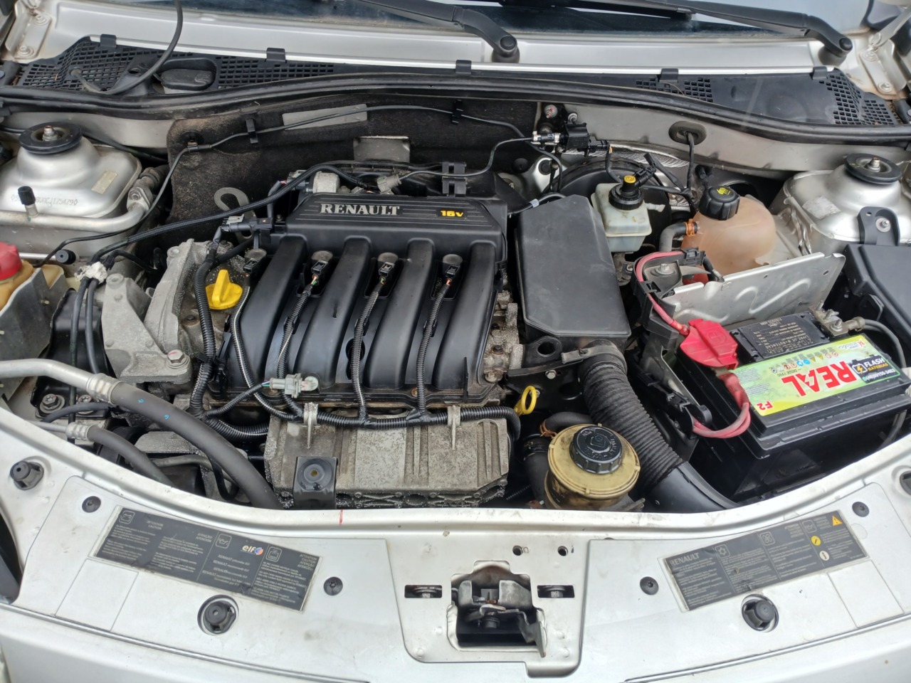 RENAULT/SANDERO PR 16 16V A — foto 6 de 8