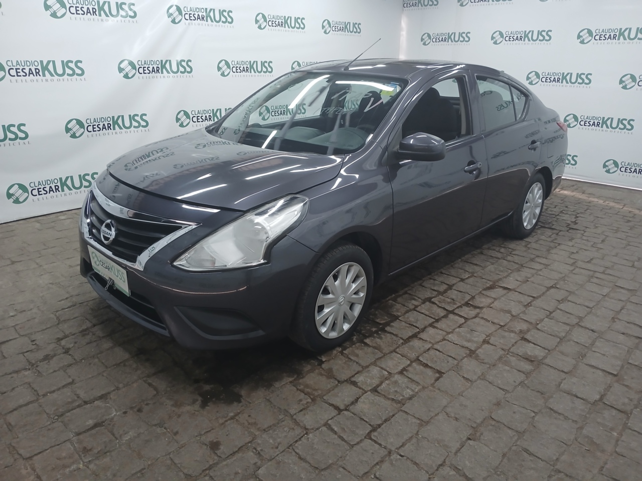 NISSAN/VERSA 10 — foto do lote