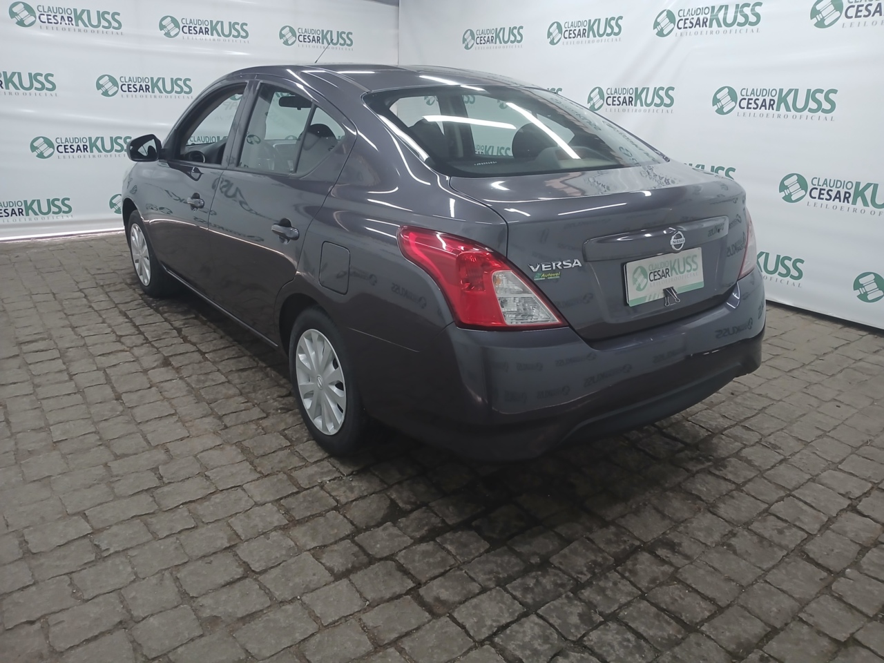 NISSAN/VERSA 10 — foto do lote