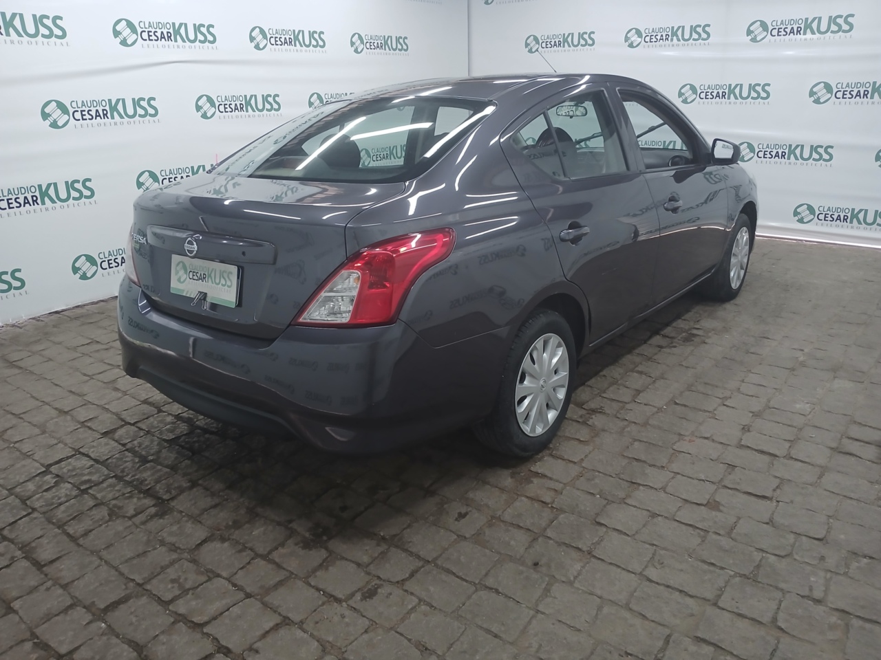 NISSAN/VERSA 10 — foto do lote