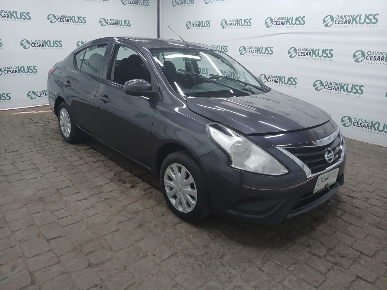 NISSAN/VERSA 10 — foto do lote