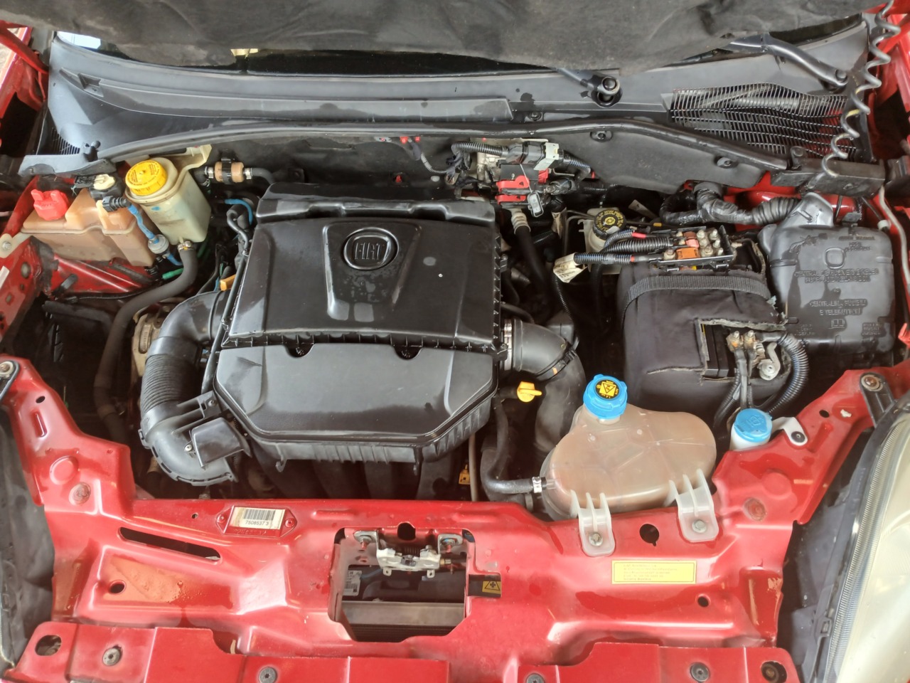 FIAT/PUNTO ESSEN. 1.6 DL — foto 6 de 8