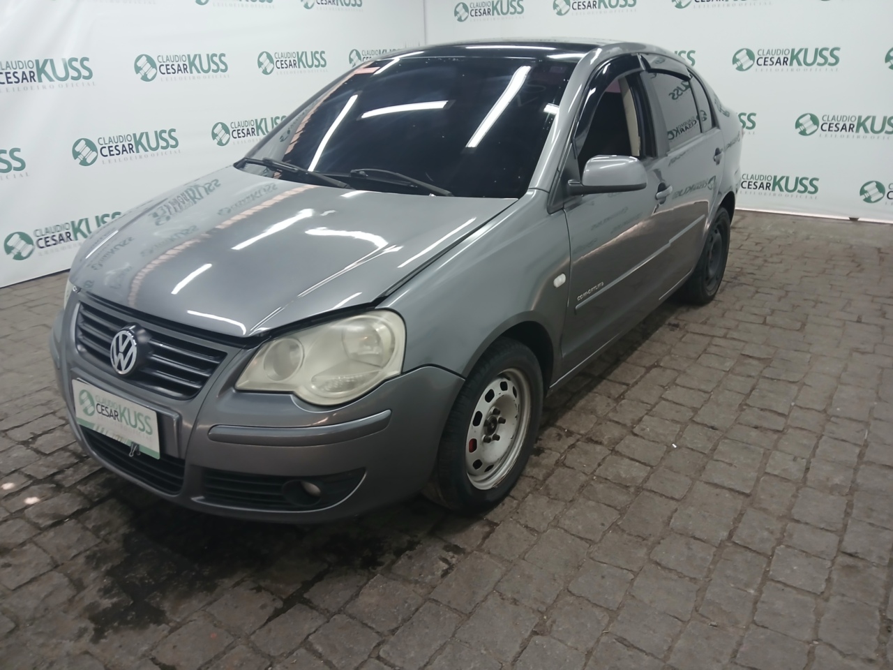 VW/POLO SEDAN 1.6 — foto do lote