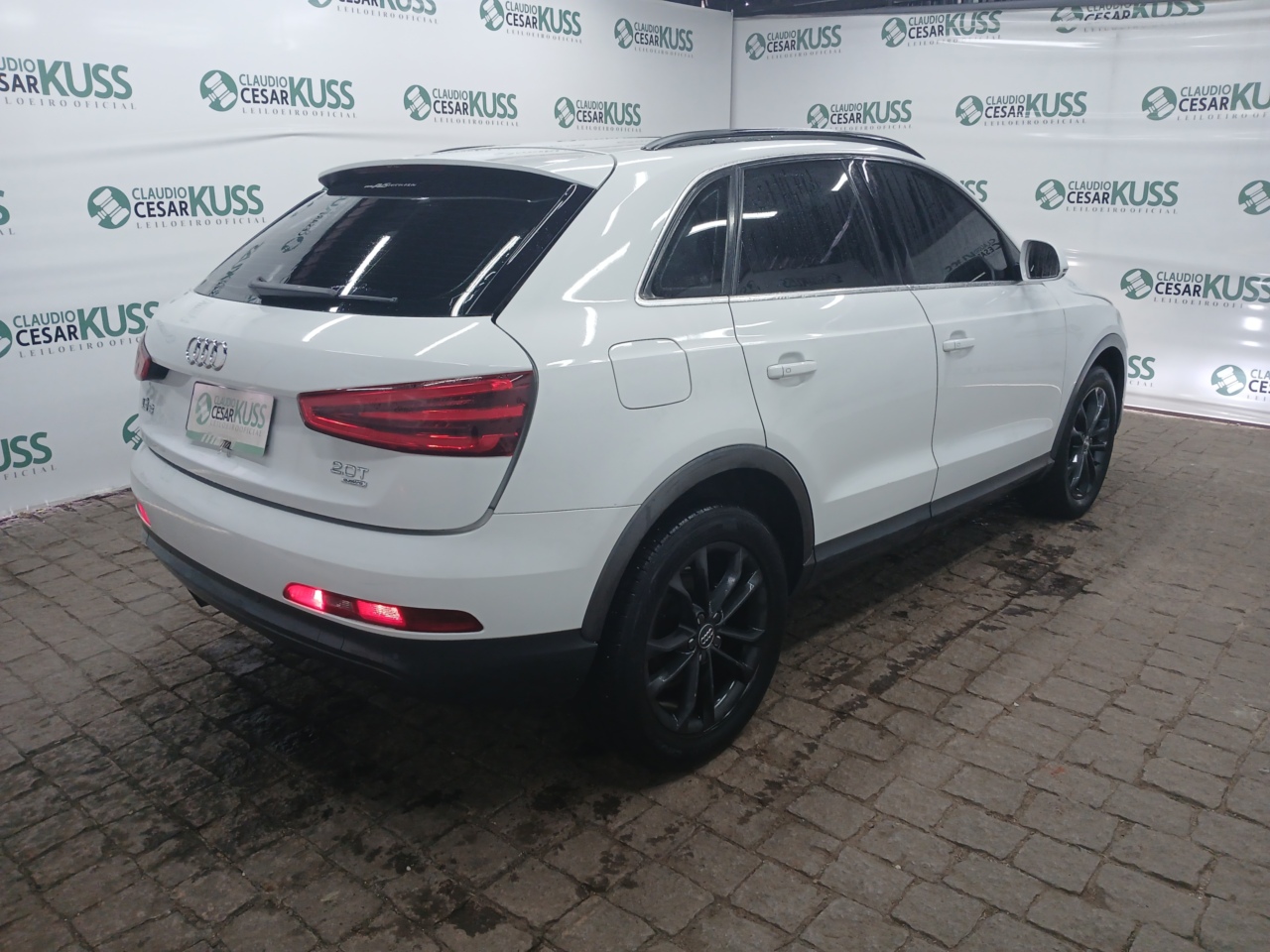 IMP AUDI/Q3 2.0 TFSI CARROCERIA FECHADA — foto do lote