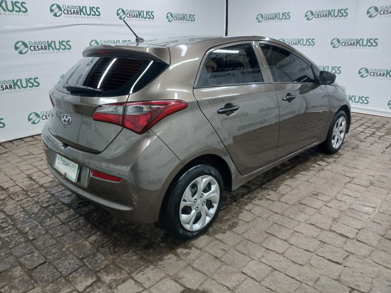 HYUNDAI/HB20 1.0M UNIQUE — foto 3 de 8