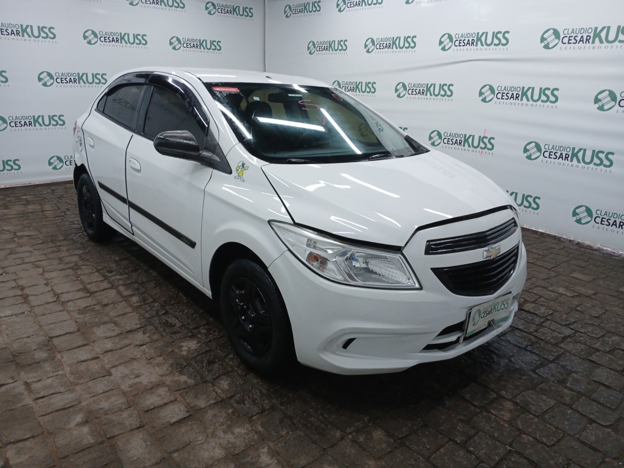 CHEVROLET/ONIX 1.0 MT LS — foto 4 de 8