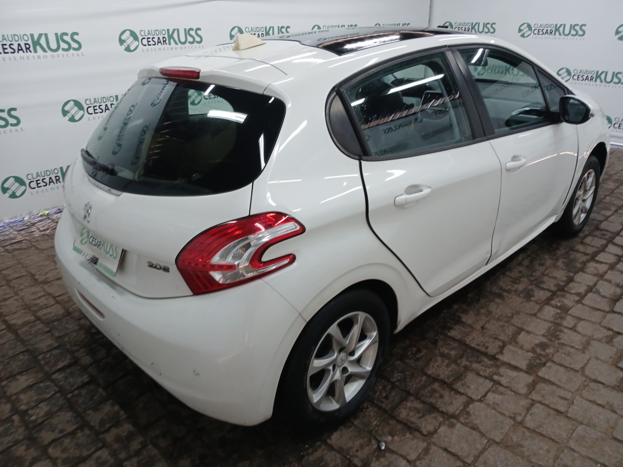 PEUGEOT/208 ALLURE — foto 3 de 8
