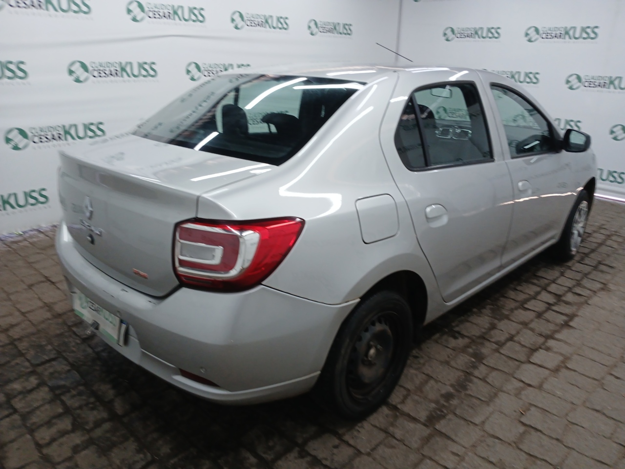 RENAULT/LOGAN ZEN 10 MT — foto 3 de 8