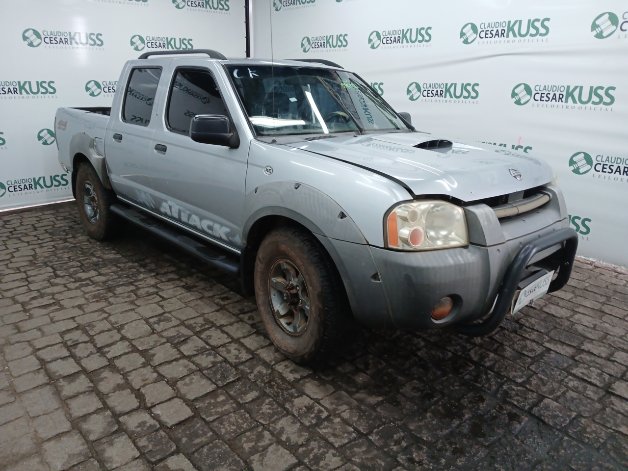 NISSAN/FRONTIER 4X4 XE AB C DUPLA — foto 4 de 8