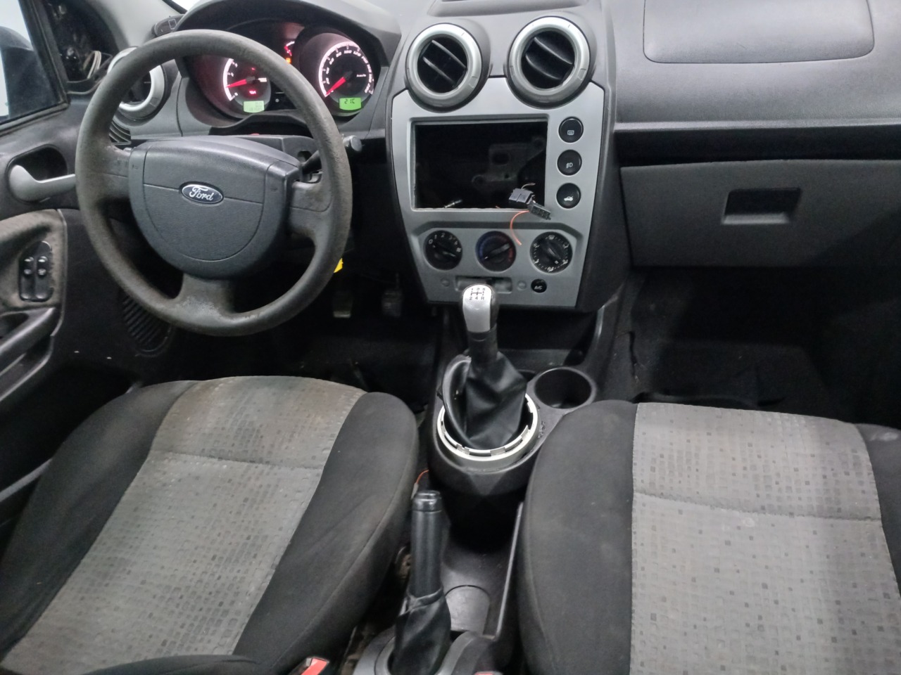 FORD/FIESTA SEDAN 1.6 FLEX — foto 5 de 8