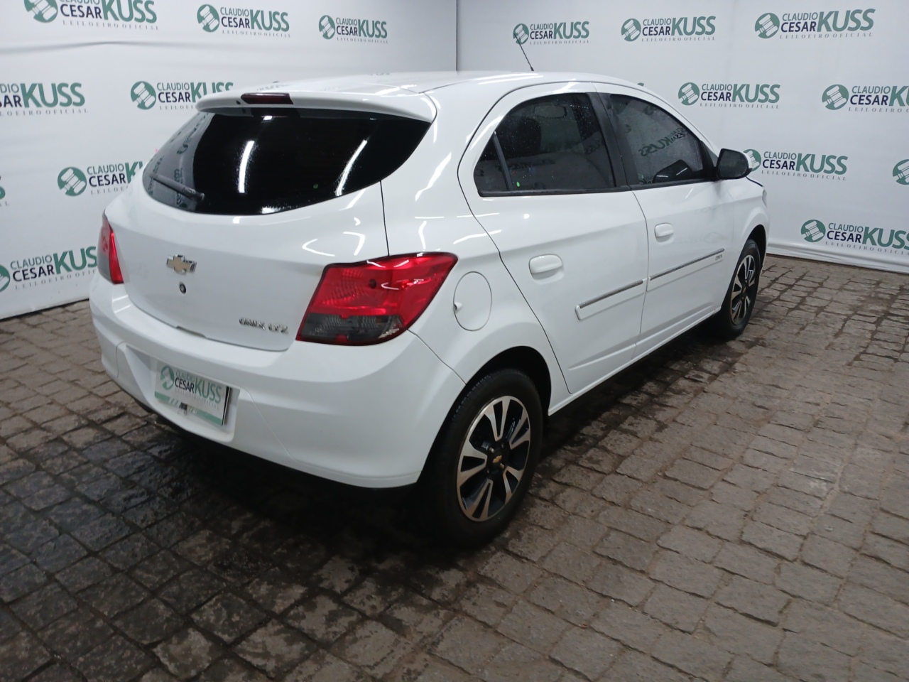 CHEVROLET/ONIX 1.4 AT LTZ — foto 3 de 8