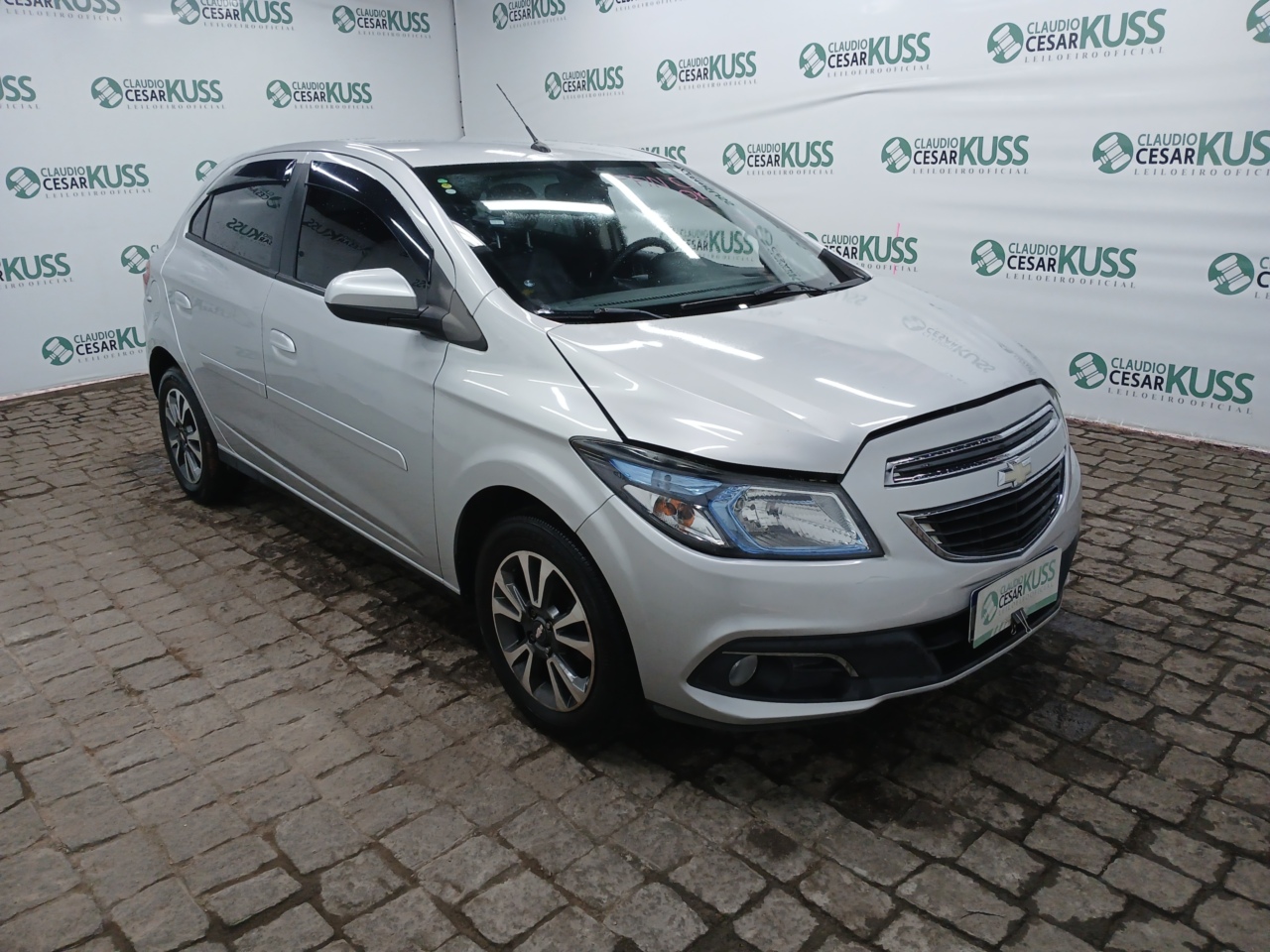 CHEVROLET/ONIX 1.4 MT LTZ — foto 4 de 8