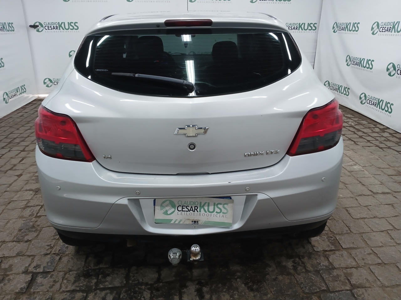 CHEVROLET/ONIX 1.4 MT LTZ — foto 8 de 8