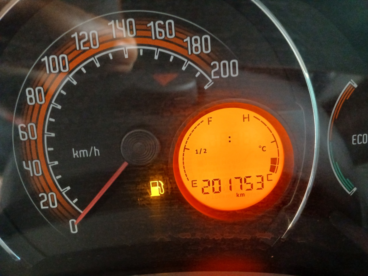 FIAT/UNO VIVACE 1.0 — foto 7 de 8