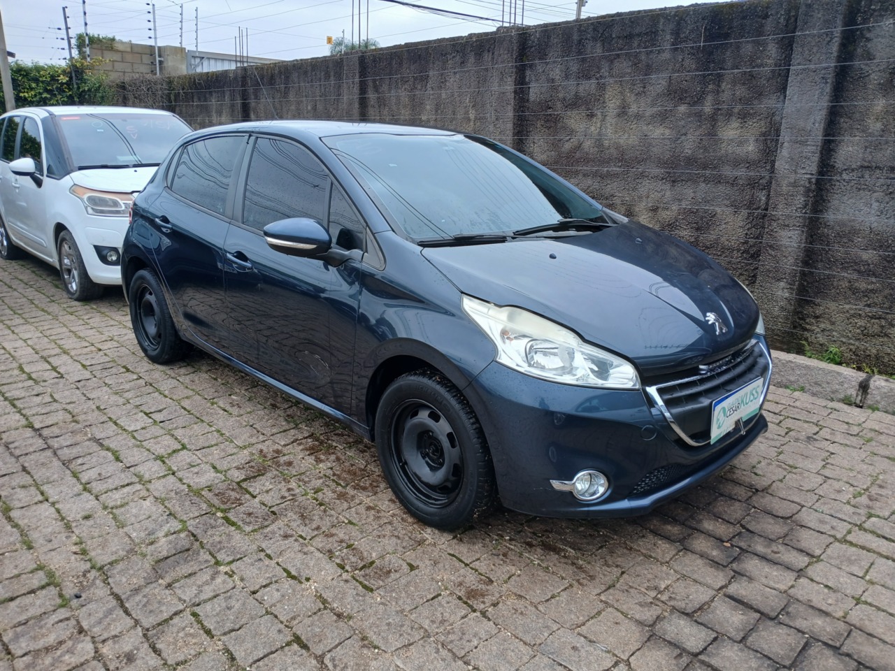 PEUGEOT/208 ACTIVE — foto 4 de 8