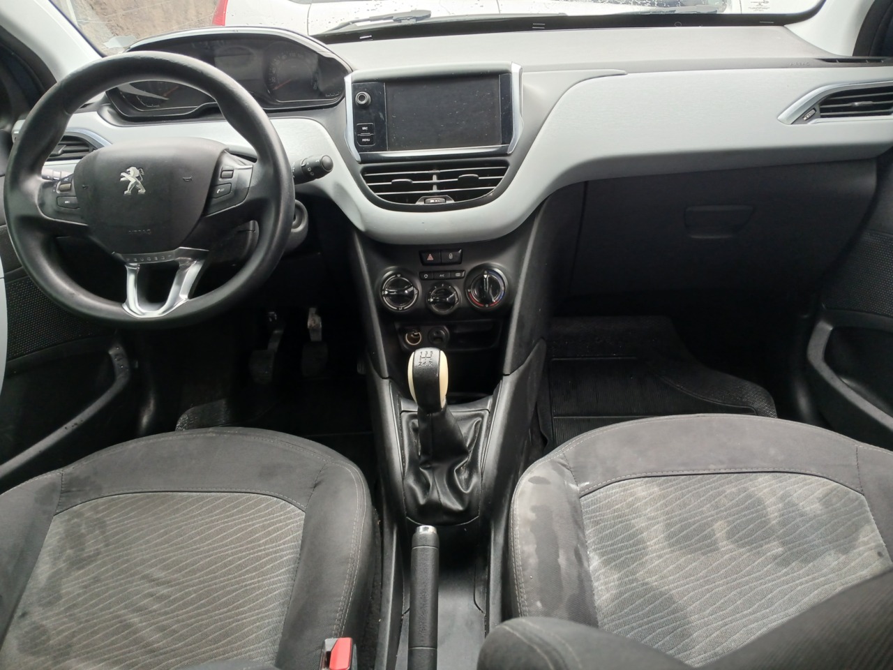 PEUGEOT/208 ACTIVE — foto 5 de 8