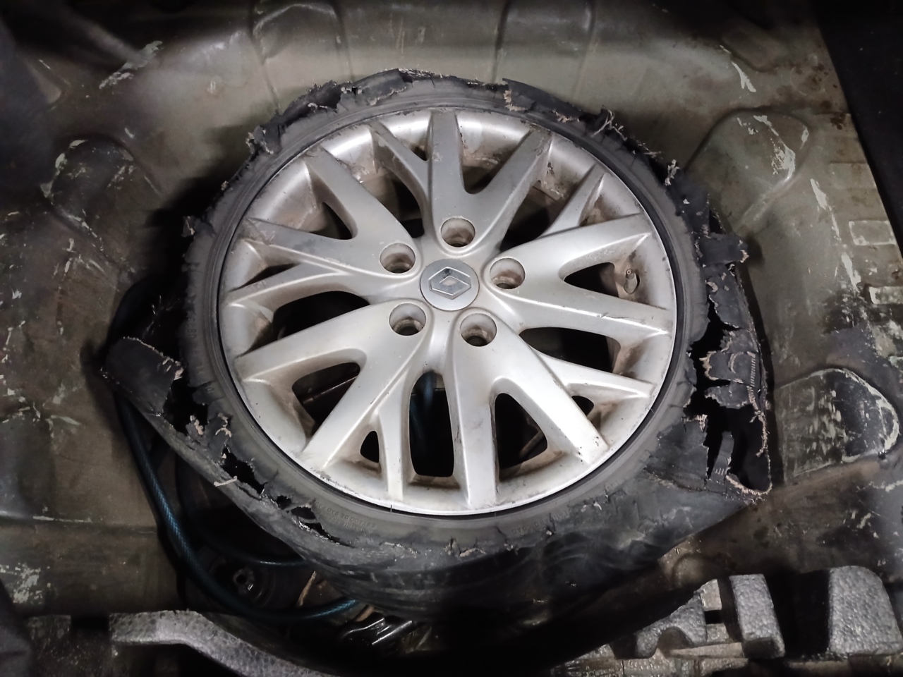 IMP RENAULT/FLUENCE DYN 20M — foto 8 de 8